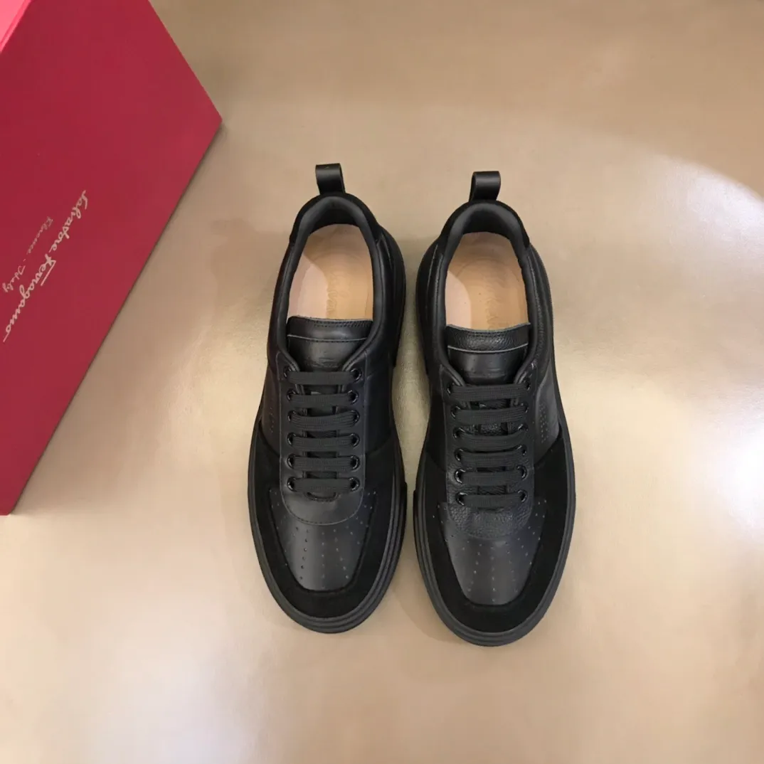 p420 "Salvatore Ferraga**" men's low-cut fashion sneakers. This casual shoe has a novel structure and is made of soft calfskin. The contrasting color elements on the upper highlight the bold and avant-garde atmosphere. The first-layer cowhide lining is high-end and comfortable. Energetic and fresh, these shoes can be worn with casual looks or add a touch of street style to elegant trousers.  Size: 38-44